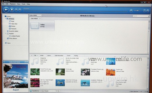 W995 是第一部 Sony Ericsson 手機附送《Media Go》軟件,其實是與《iTunes》近似的同步軟件,主要用於同步多媒體檔案,亦可建立 SensMe 心情選曲播放清單、訂購及下載 Podcast 及擷取 CD 音效,幾已可成為電腦的一站式多媒體播放及管理平台。 W995 是第一部 Sony Ericsson 手機附送《Media Go》軟件,其實是與《iTunes》近似的同步軟件,主要用於同步多媒體檔案,亦可建立 SensMe 心情選曲播放清單、訂購及下載 Podcast 及擷取 CD 音效,幾已可成為電腦的一站式多媒體播放及管理平台。