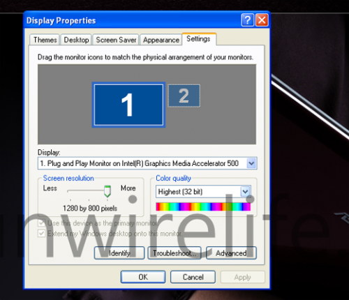 採用 Intel GMA 500 圖像顯示,支援高清硬解;而且解像度更高達 1,280 x 800,終可令用家使用 netbook 時,能有使用一般纖薄手提電腦的感覺。 採用 Intel GMA 500 圖像顯示,支援高清硬解;而且解像度更高達 1,280 x 800,終可令用家使用 netbook 時,能有使用一般纖薄手提電腦的感覺。