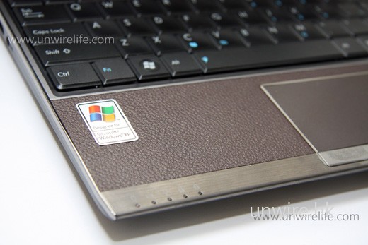 枕手位採用皮革物料,感覺高貴。 枕手位採用皮革物料,感覺高貴。