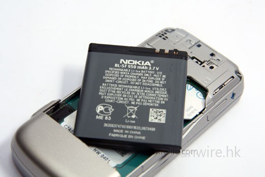 配備 950mAh 電池，也應足夠一般用家兩日使用。