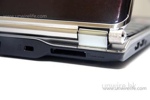 記憶卡插槽位於機背,已可支援常用記憶卡,包括:SD、SDHC、MMC、Memory Stick、Memory Stick PRO 等。 記憶卡插槽位於機背,已可支援常用記憶卡,包括:SD、SDHC、MMC、Memory Stick、Memory Stick PRO 等。