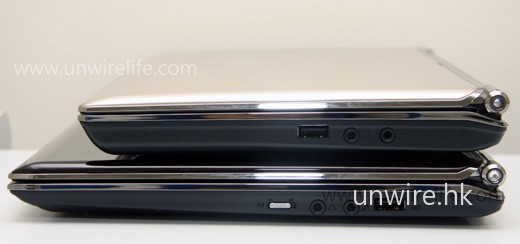 機身右側則明顯看到分別，便是 S121 多了 Wi-Fi 開關鍵，這設計亦令 USB 2.0 插槽移至最右方位置。