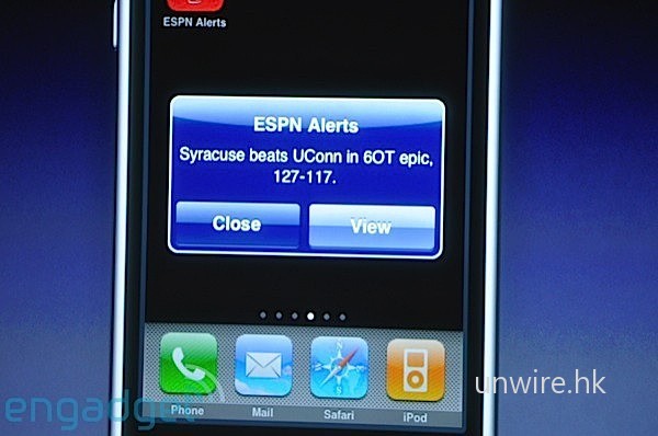 apple-2009-iphone-3-1284-rm ESPN 的應用可以推送賽事的賽果。