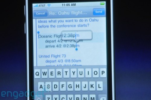 選擇文字時，末尾會一直有放大鏡功能，讓用家看清楚停止位置是否正確。