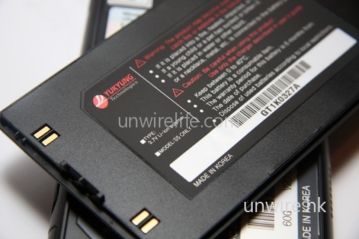 附送電池容量為 6,200mAh,是使用時間可長達 6 小時的關鍵。 附送電池容量為 6,200mAh,是使用時間可長達 6 小時的關鍵。