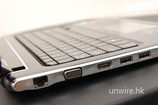 機身左方備有 HDMI 輸出介面