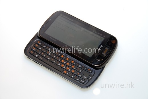 F900 的 qwerty 鍵盤版本:Acer Tempo M900。 F900 的 qwerty 鍵盤版本:Acer Tempo M900。