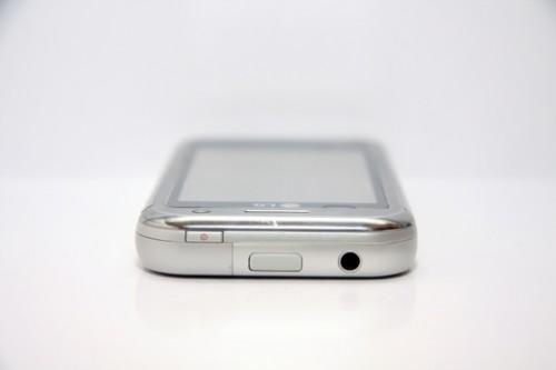 機頂設有 3.5mm 端子，方便接駁高階耳機欣賞音樂。
