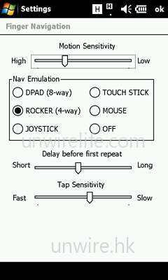 指紋辨識器也可用作 4 向/8 向導航鍵,也可於玩遊戲時用作 Joystick,用途十分多樣化。 指紋辨識器也可用作 4 向/8 向導航鍵,也可於玩遊戲時用作 Joystick,用途十分多樣化。