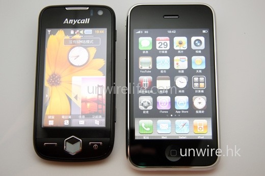 Jet 的機身體積與 iPhone 3GS 相比,看來更細更纖薄。 Jet 的機身體積與 iPhone 3GS 相比,看來更細更纖薄。