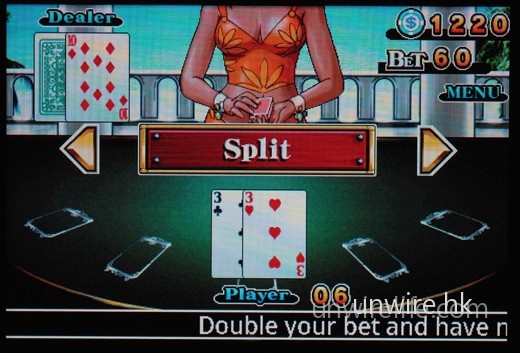 假如玩家一開始拿到兩張相同的牌，便可選擇「Split」將它們分為兩副牌，增加勝出機會。