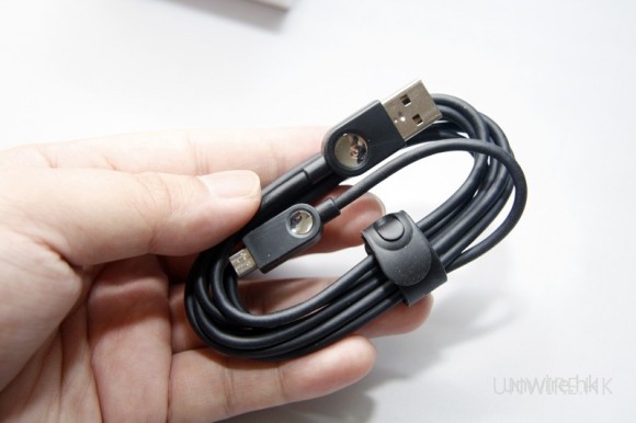 現今手機不能缺少的配件，自然是 USB 接駁線了。