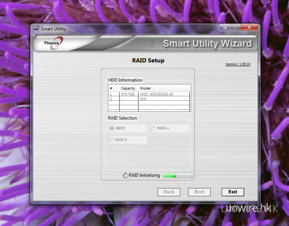 於 Windows 安裝程式後，就可以一步一步的進行設定。首先會顯示偵測到的硬碟，以及用戶想使用的 RAID 模式。