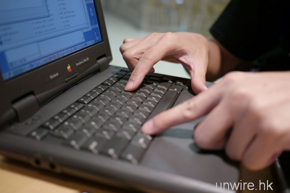unwire-11 此機是小數 Powerbook 會沒有 Numpad,令機身更細小。