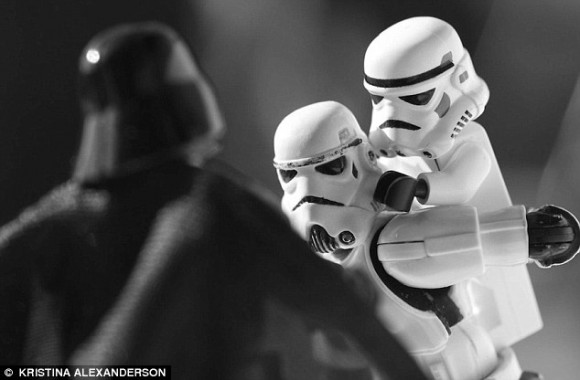 article-2052456-0E7E69DB00000578-399_634x416