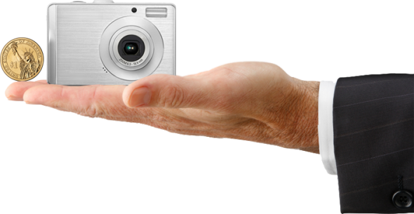camera-compared-to-human-hand