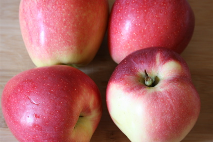 Four-Apples-in-a-Square