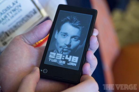 yotaphone5_1020_verge_super_wide