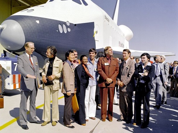 800px-The_Shuttle_Enterprise_-_GPN-2000-001363