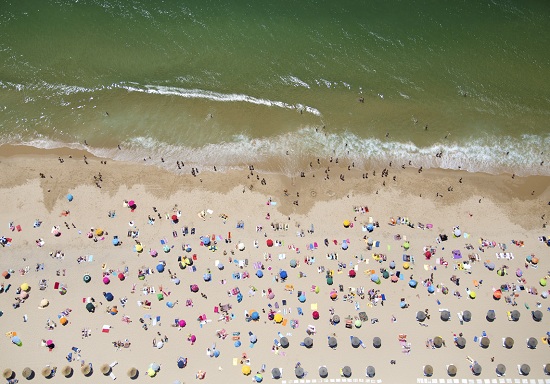 lisbon-costa-da-caparica-far-out