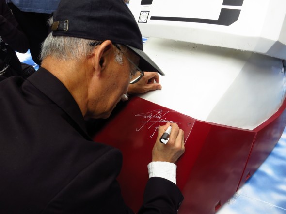 TS_Mr Tomino Autograph on RX78