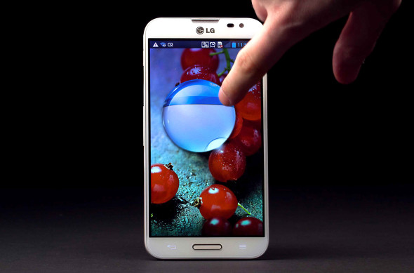 lg-optimus-g-pro-touchscreen-590x389