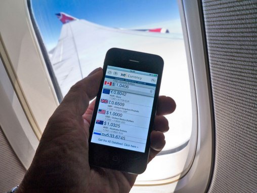 cn_image-size-iphone-airplane-alamy