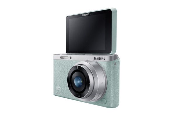 nx-mini-9mm-lens_022_dynamic4_mint_green.0_standard_800.0