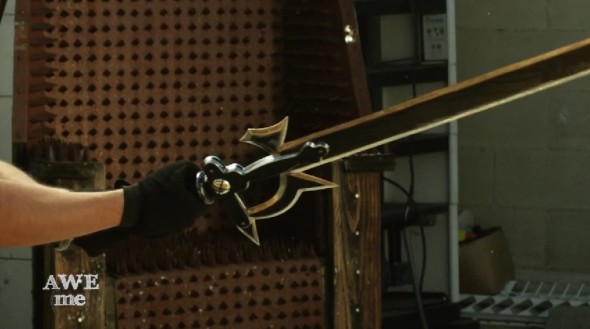 2014-06-18 13_59_56-Kirito's Elucidator (Sword Art Online) - MAN AT ARMS - YouTube