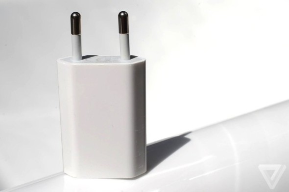 Apple-euro-adapter-recall-2014-06-13-verge-1020.0_standard_800.0