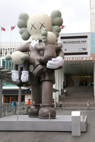 KAWS_02