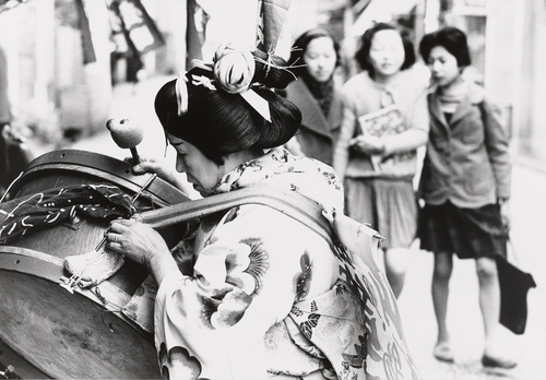 Shomei Tomatsu. Sandwich Men, Tokyo. 1962. - MoMA