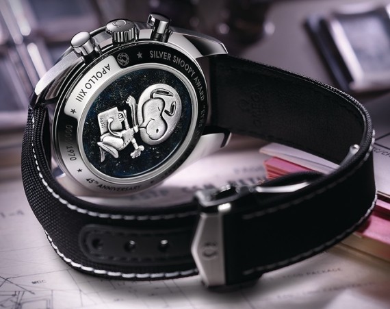omega-speedmaster-apollo-13-silver-snoopy-award-watch-limited-edition-3-570x451