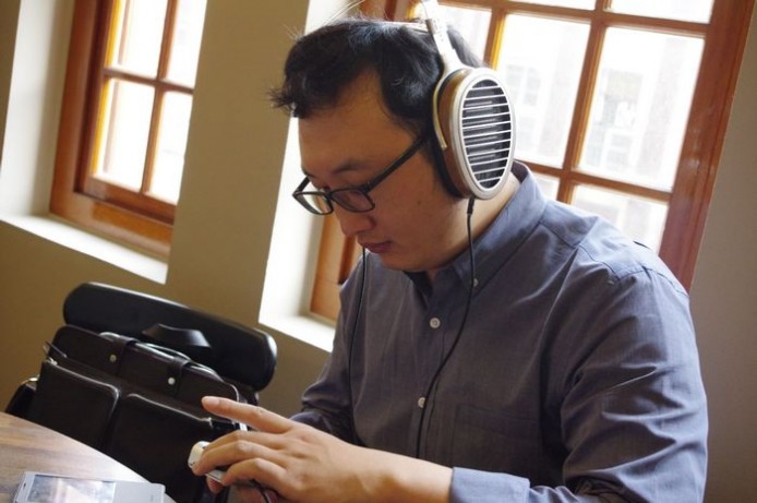 hifiman's CEO Dr Fang Bian with new products-1