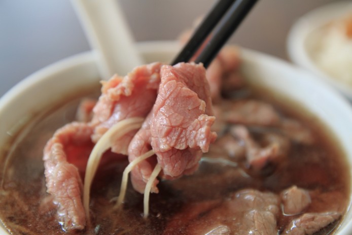 近年大熱、城中熱話之「鴻品牛肉」台南獨有溫體牛肉湯
