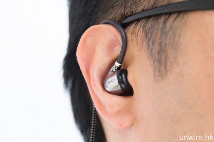 MusicBand SHINE 用上傾斜入耳式設計，能帶來猶如專業級鑑聽耳機的貼耳效果。