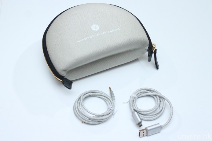 隨機附送便攜袋、兩米長的 3.5mm 耳機線、Micro USB 充電線、帆布藏線袋及真皮藏線盒，配件十分齊全。