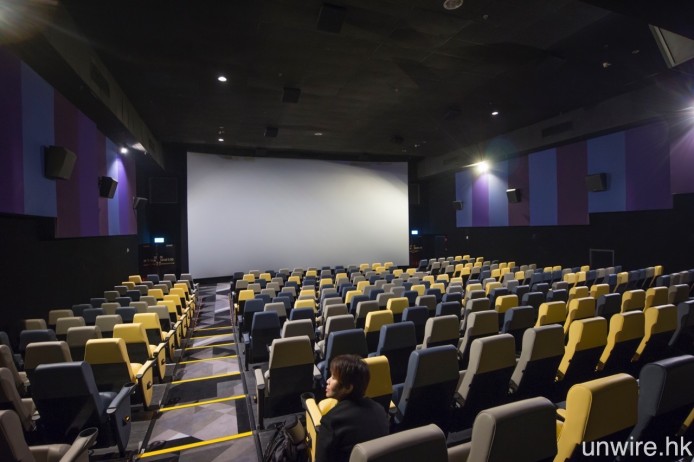 4 號院為最大影院，共提供 339 個 2D 座位，3D 座位則為 317 個。