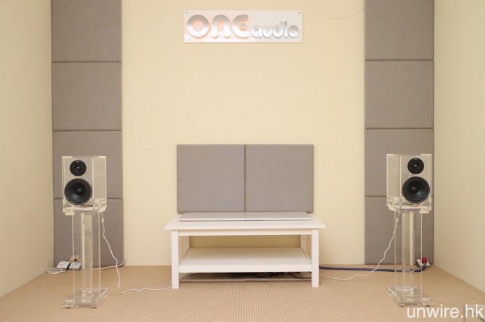 兩聲道產品方面，ONEAudio 亦將會推出 ONEclassic 喇叭，採用 165mm 低音單元及 20mm 高音單元，亦內置 DECT 無線訊號接線電路，即場試聽低頻及高頻表現都叫艾域感到滿意，唯獨中頻尚欠通透感。