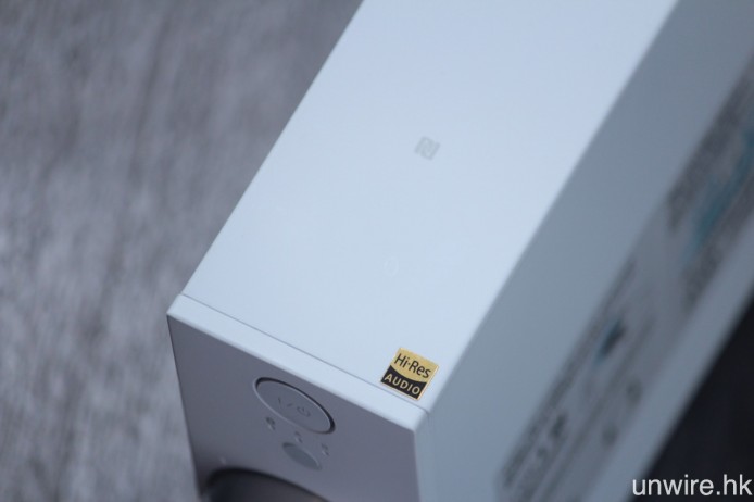 主機機頂設有 NFC 近場藍牙配接標籤，並且取獲 Hi-Res Audio 認證。