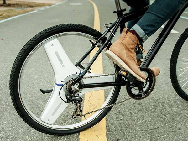 centinel_smart_electric_bicycle_wheel_turns_your_bike_into_ebike_1