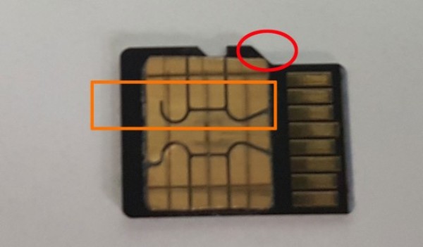 4. 將晶片貼在 microSD 卡之上，位置一定要相當準確