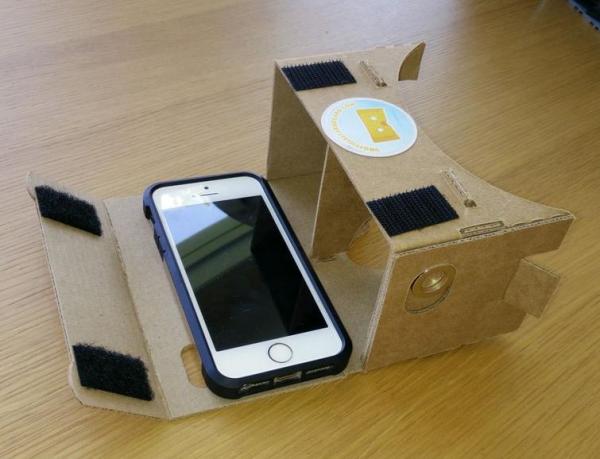 去年 Google 在 Google I/O 贈送的 Google Cardboard
