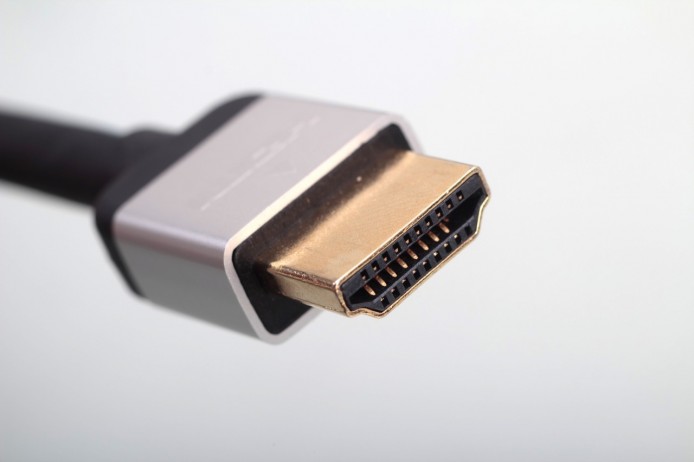 線材方面，HDMI Licensing, LLC. 已表明現行的 High Speed HDMI，將可應付 HDMI 2.0 規格的 18Gbps 傳輸頻寬，因此要欣賞 UHD BD，就無需要升級線材。