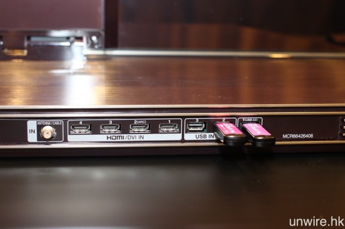 全線系列均設有 1 組 USB 3.0 及兩組 USB 2.0 輸入端子，至於 HDMI，E6 及 G6 系列設有 4 組輸入，而 B6 及 C6 則只有 3 組。
