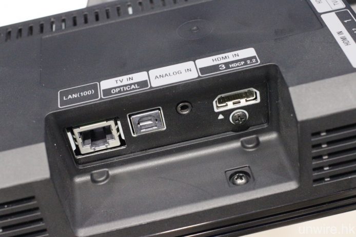3 入 1 出 HDMI 端子均兼容 HDCP 2.2 內容保護協定，並支援直通傳輸 4K 訊號。